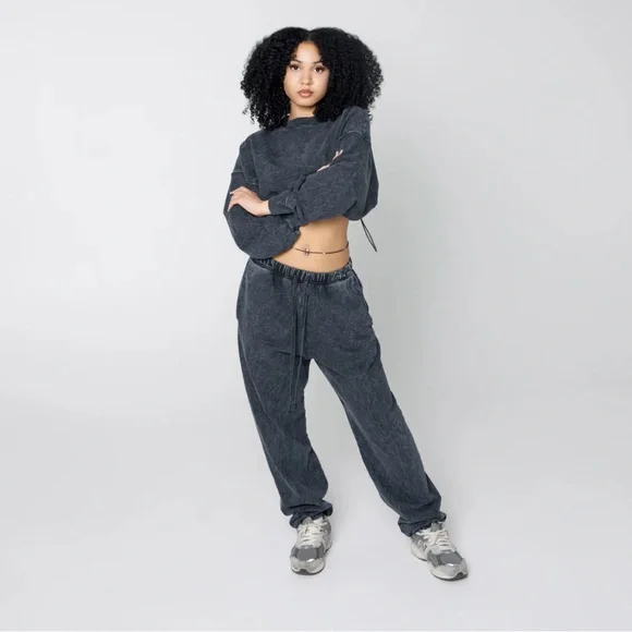 STRIPT Cozy crop sweatshirt - Picture 2 of 8